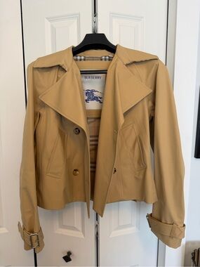 Burberry Camel Short Trench Coat with Classic Lapels